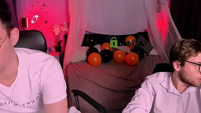 joseph_bear_ from StripChat is Freechat