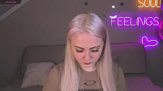 Joyce_Howard from StripChat is Freechat