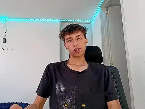 Juanmres from StripChat is Freechat