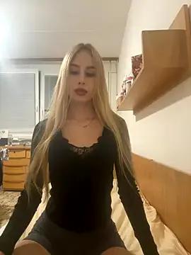 JudithCarly from StripChat is Freechat