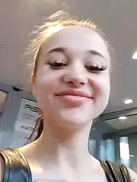 Discover our girls online shows and discover the company of countless livestreamers, with stunning shapes, sex toys and more.