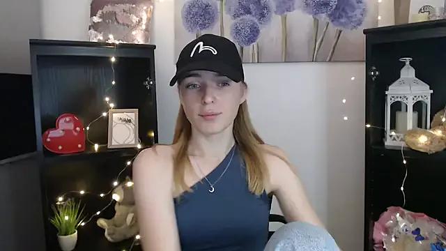 JuiceLips__ from StripChat is Freechat
