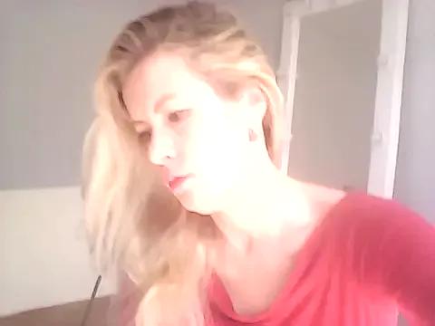 Julia_Giulia from StripChat is Freechat