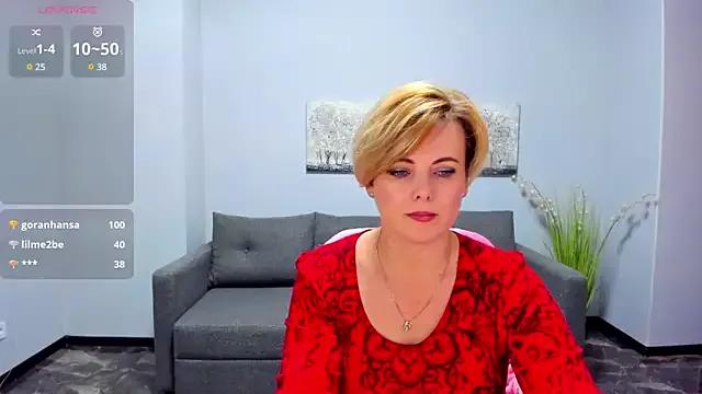 Discover our girls online shows and discover the company of countless livestreamers, with stunning shapes, sex toys and more.