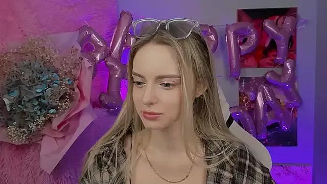 JuliaBrewwer webcams show profile image 