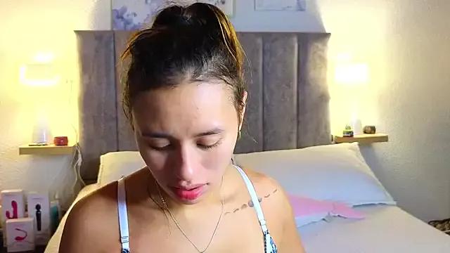 juliana-mancini from StripChat is Freechat