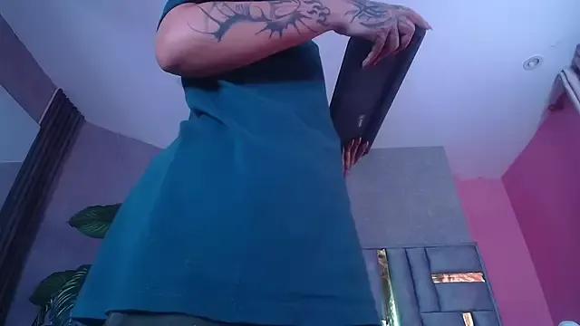 JuliaRose_ks from StripChat is Freechat