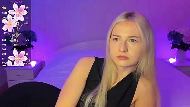 Julie_Blaze from StripChat is Freechat