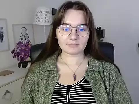 Julie_Diamond from StripChat is Freechat