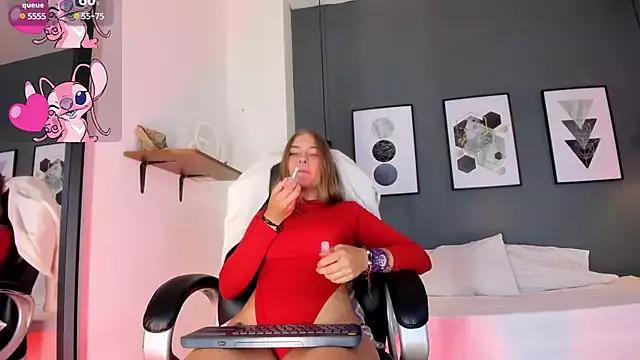 Discover our girls online shows and discover the company of countless livestreamers, with stunning shapes, sex toys and more.