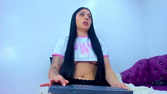 Julieta_Horny from StripChat is Freechat