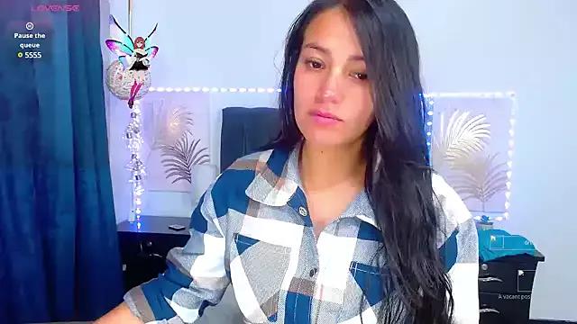 Discover our girls online shows and discover the company of countless livestreamers, with stunning shapes, sex toys and more.
