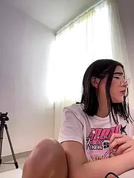 Julietalcl from StripChat is Freechat