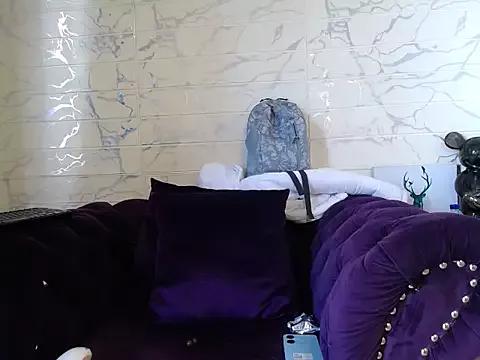 JulietaQueen18 from StripChat is Freechat