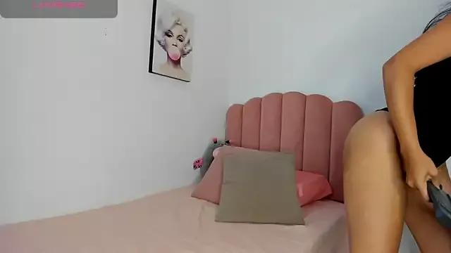 julieth_sanzz from StripChat is Freechat