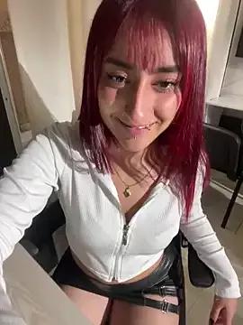 Discover our girls online shows and discover the company of countless livestreamers, with stunning shapes, sex toys and more.