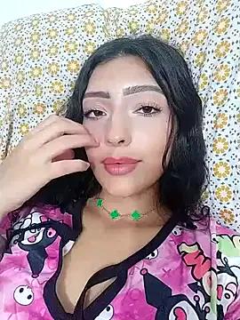 Discover our girls online shows and discover the company of countless livestreamers, with stunning shapes, sex toys and more.