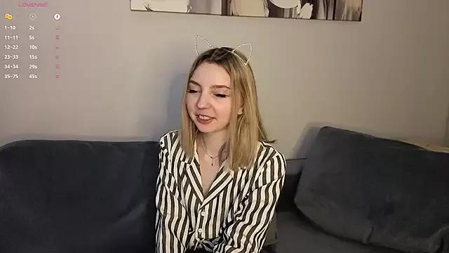 JulieTorres from StripChat is Freechat