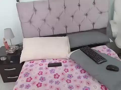 Julietta__jones webcams show profile image 