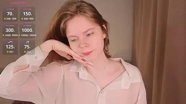 Discover our girls online shows and discover the company of countless livestreamers, with stunning shapes, sex toys and more.