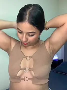 Discover our girls online shows and discover the company of countless livestreamers, with stunning shapes, sex toys and more.