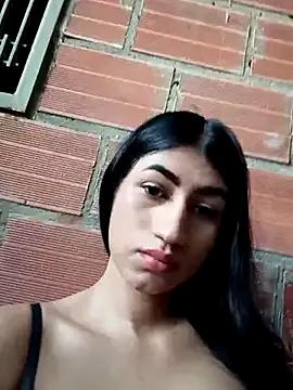 Discover our girls online shows and discover the company of countless livestreamers, with stunning shapes, sex toys and more.