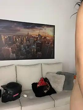 JullieBoo from StripChat