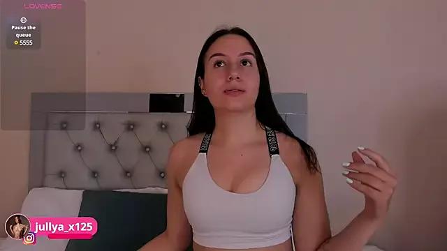 Jullya_x from StripChat
