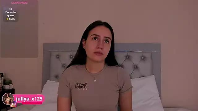 Jullya_x from StripChat