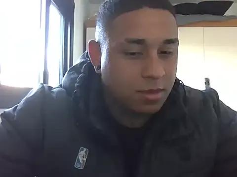 JUNINHOLEKE webcams show profile image 