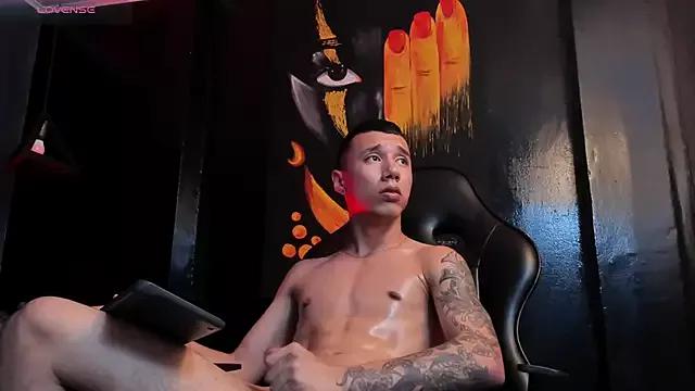 Justin_Lakee from StripChat is Freechat