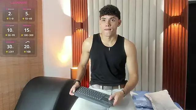 Justin_mack from StripChat is Freechat