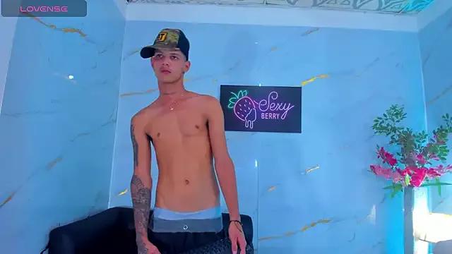 Justin_rain from StripChat is Freechat
