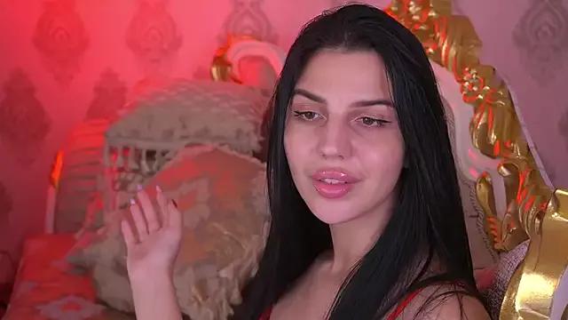 Discover our girls online shows and discover the company of countless livestreamers, with stunning shapes, sex toys and more.