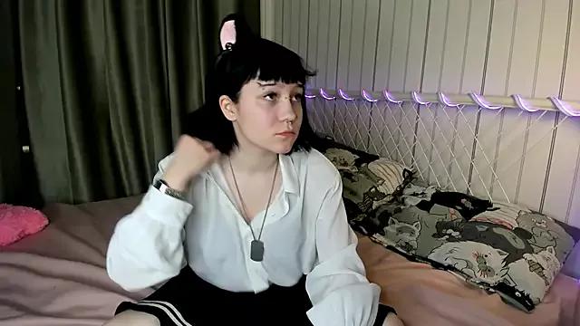 Discover our girls online shows and discover the company of countless livestreamers, with stunning shapes, sex toys and more.