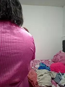 kaorysquirt from StripChat is Freechat