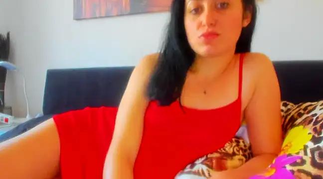 Discover our girls online shows and discover the company of countless livestreamers, with stunning shapes, sex toys and more.