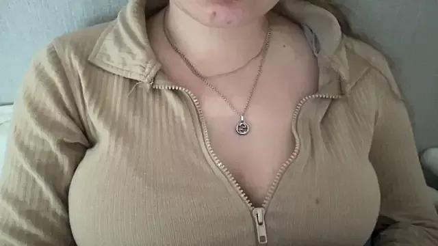 KaraLeee from StripChat