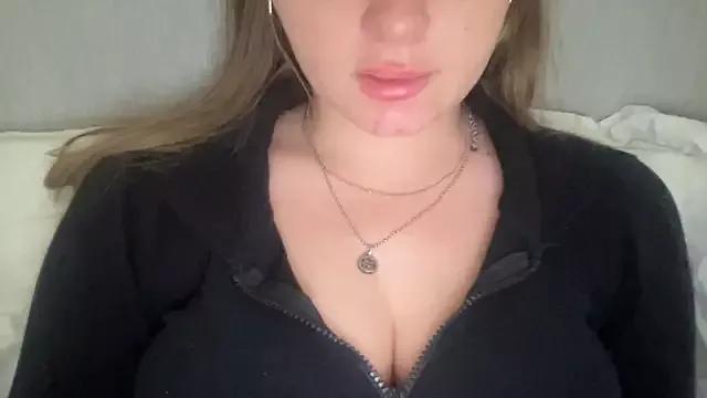 KaraLeee from StripChat