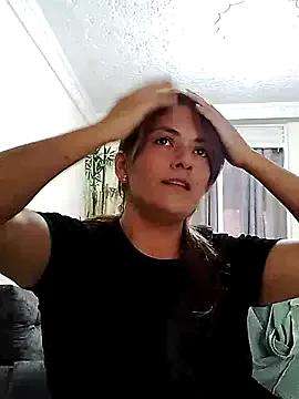karamirror_ from StripChat is Freechat