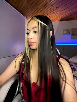 Discover our girls online shows and discover the company of countless livestreamers, with stunning shapes, sex toys and more.