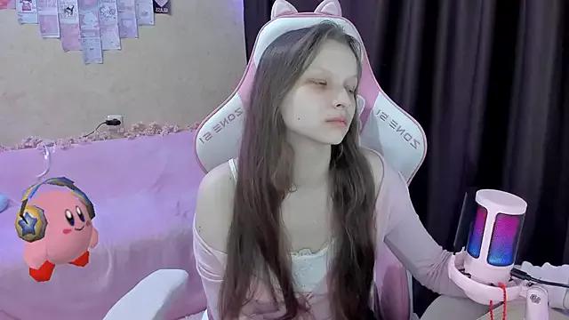 Discover our girls online shows and discover the company of countless livestreamers, with stunning shapes, sex toys and more.