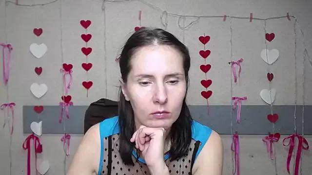 KarinaSwann from StripChat is Freechat