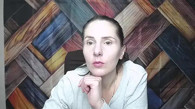 Discover our girls online shows and discover the company of countless livestreamers, with stunning shapes, sex toys and more.