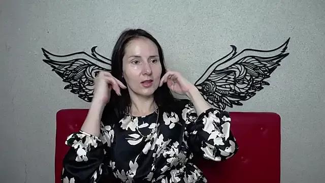 Discover our girls online shows and discover the company of countless livestreamers, with stunning shapes, sex toys and more.