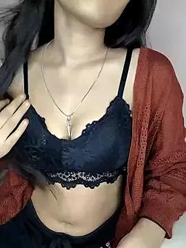 KARISHMA-STRIP from StripChat is Freechat