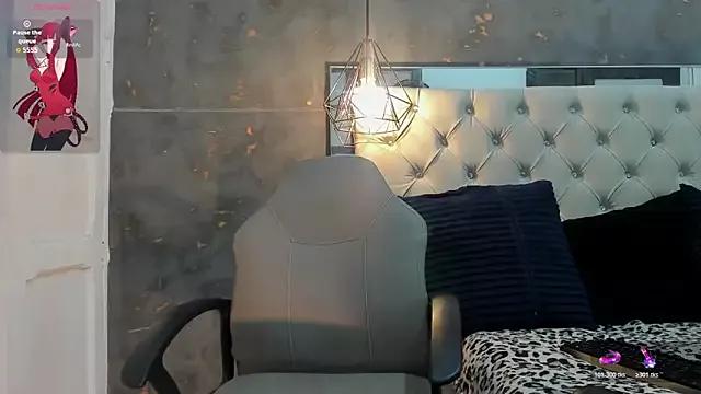 Discover our girls online shows and discover the company of countless livestreamers, with stunning shapes, sex toys and more.