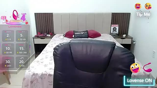 Discover our girls online shows and discover the company of countless livestreamers, with stunning shapes, sex toys and more.
