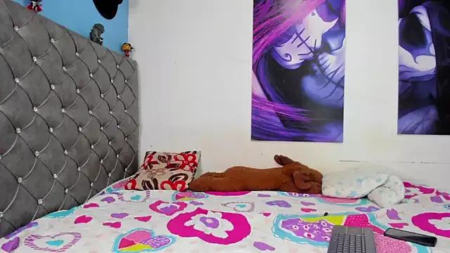 Karol_fenixx from StripChat is Freechat