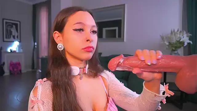 karolineneuer_ from StripChat is Freechat